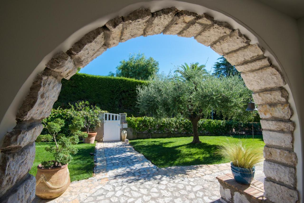 Bastide Les 3 Portes Saint-Paul-de-Vence Buitenkant foto