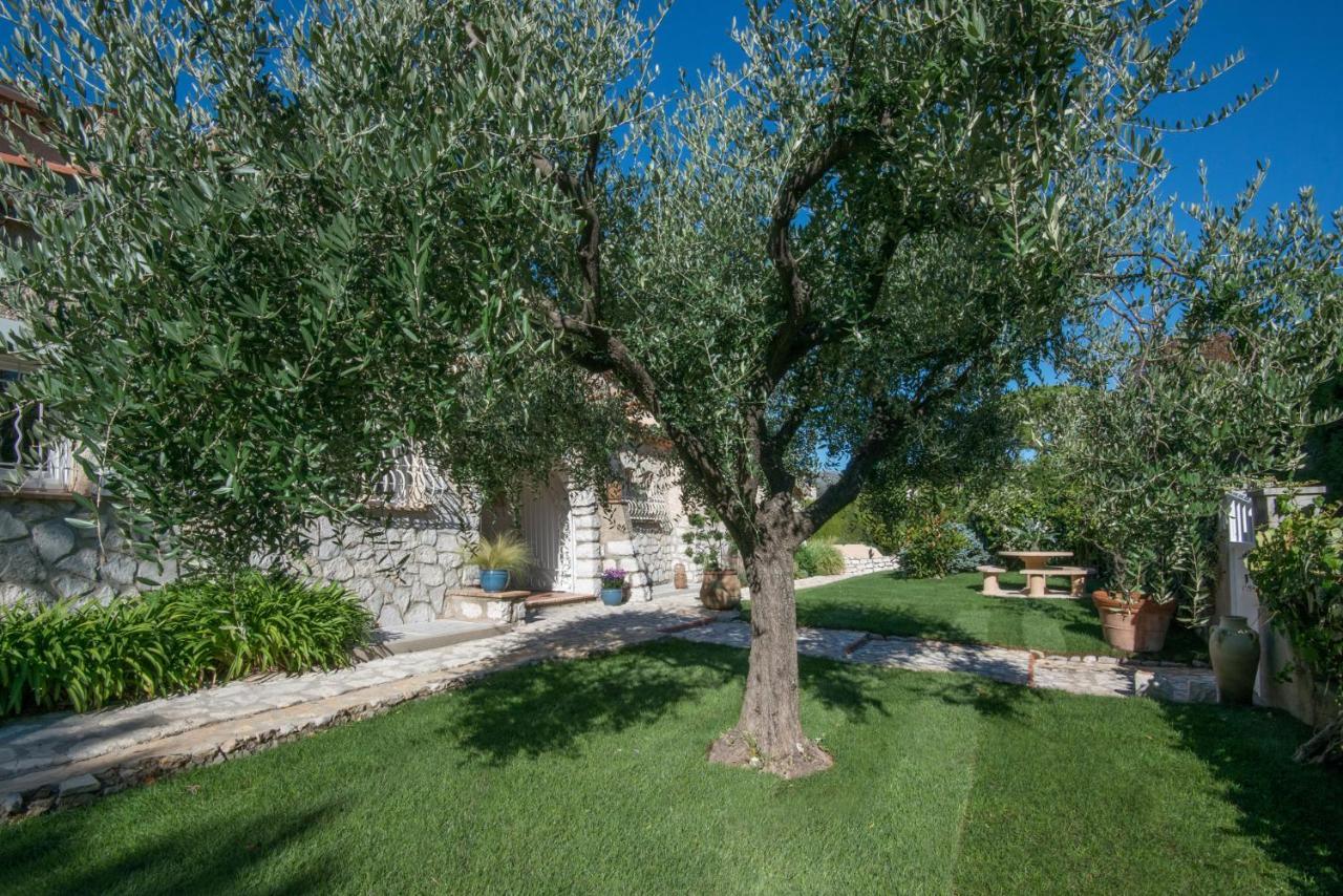Bastide Les 3 Portes Saint-Paul-de-Vence Buitenkant foto
